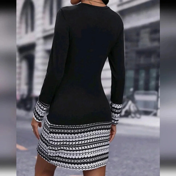 Geo Print Ruched Tulip Hem Bodycon Dress - Picture 2 of 5